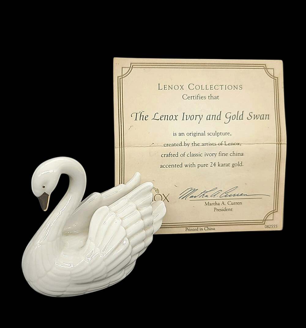 Vtg Lenox Swan Ivory Fine China and 24K Gold w/ Certificate Place Card Holder